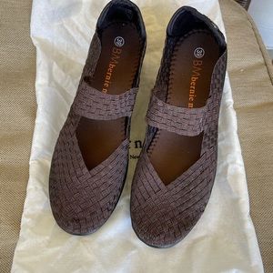 Bernie Mev Lulia-Brown Size 9 Brand New!